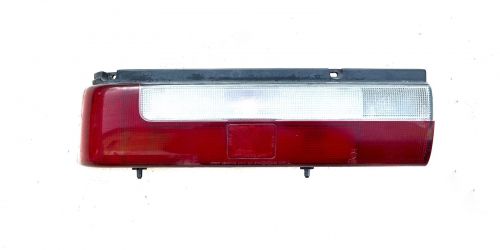 1983-1996 Suzuki Swift GTI - Bal oldali hátsó lámpa /Gyári/ 3-5 ajtós modellekhez.
Eredeti Suzuki alkatrész: 35670-60E10 5000Ft