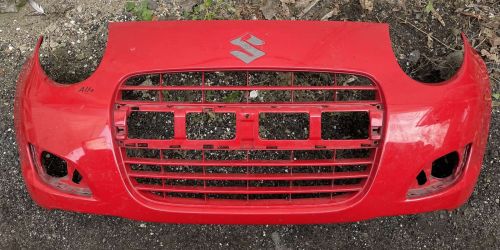 2009-> Suzuki Alto - Első lökhárító /Gyári/ Állapota: Karcos, fényezéshibás (Képeken jól látható)
Színe: Piros
Eredeti Suzuki alkatrész: 71711-68K0 39900Ft